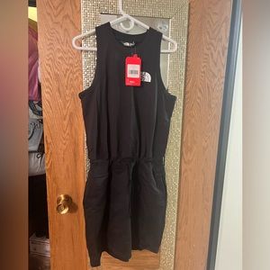 THE NORTH FACE BLACK SLEEVELESS DRESS… SIZE LARGE… NWT